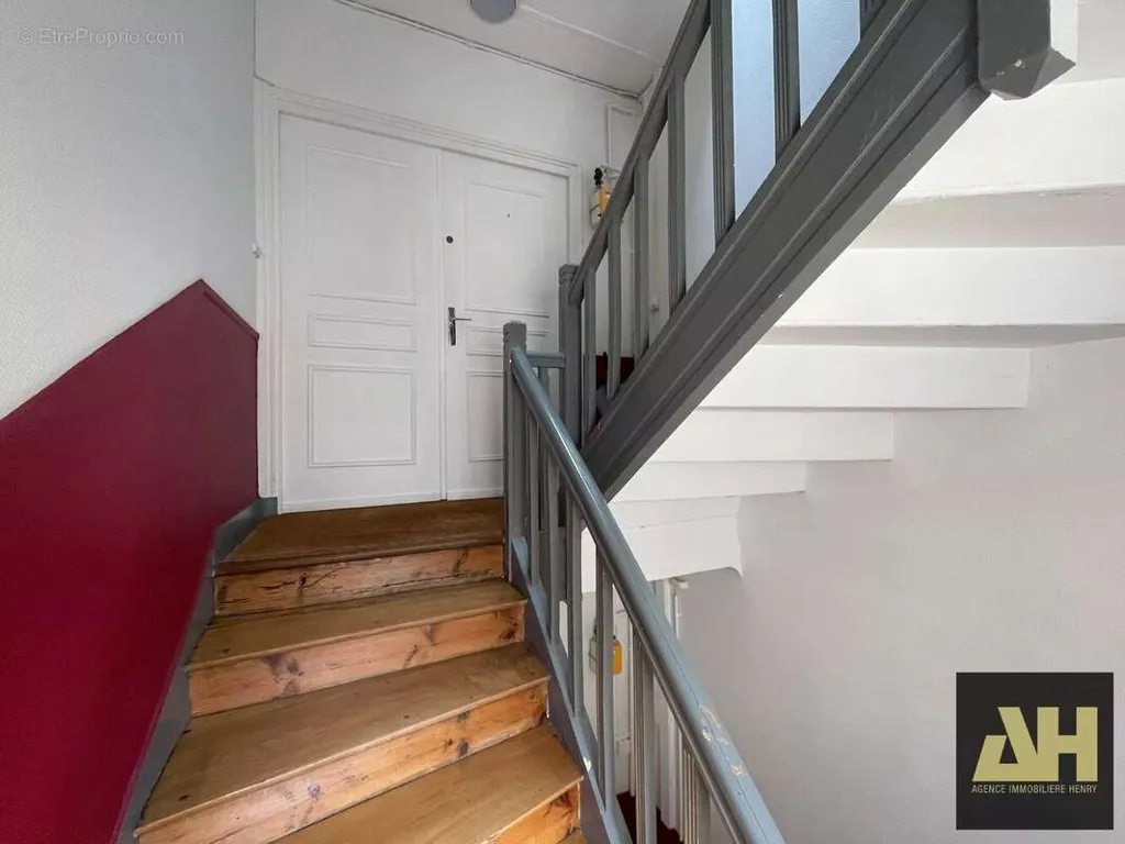 Toad - Renovated Penthouse with Church View in Brest