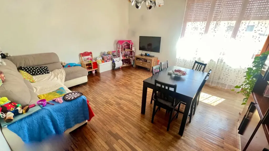 Elutuba - Spacious Apartment with Balcony in Fabriano