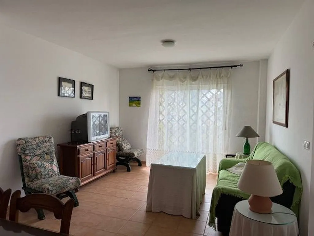 Elutuba - Ground Floor Flat with Garden View in Facinas
