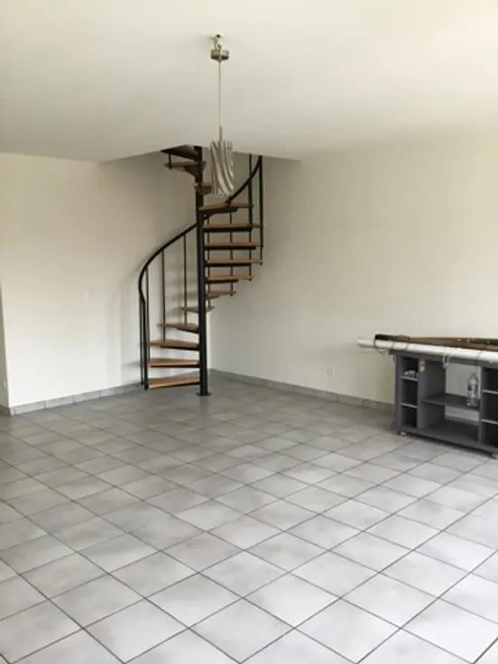 Elutuba - Semi-Detached Flat with Parking in Mechelen