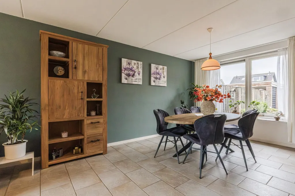 Salle à manger - Two-Storey House with Pergola in Loosbroek
