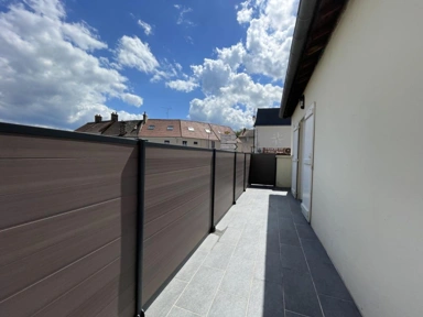 Rõdu - Refurbished Flat with Terrace in Gasny Centre