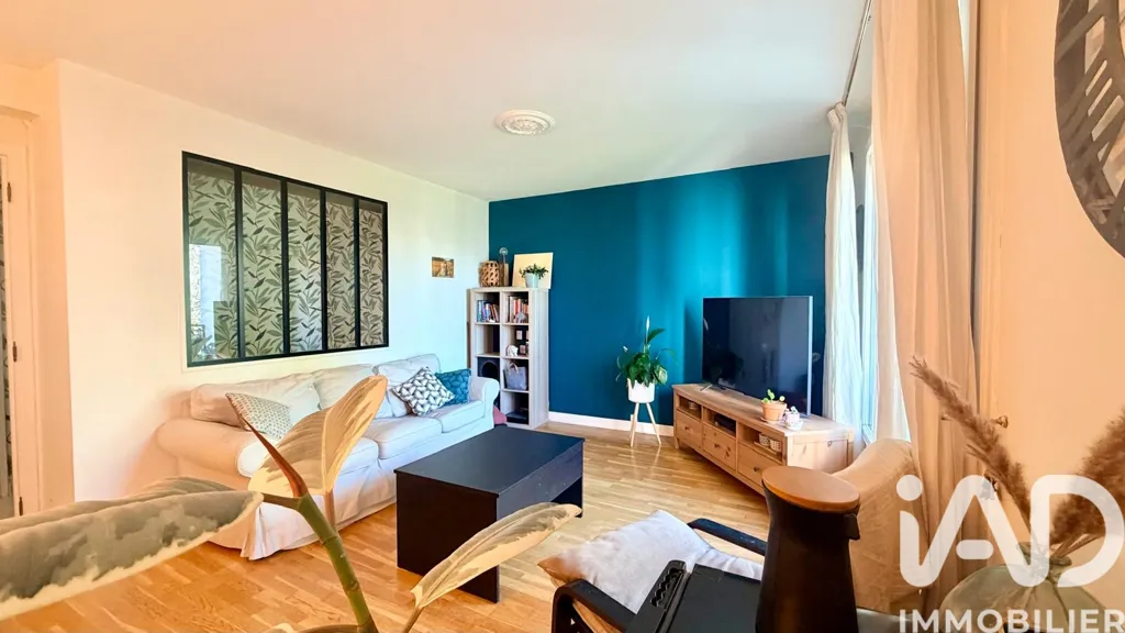 Séjour - Duplex avec deux balcons à Charnay-lès-Mâcon