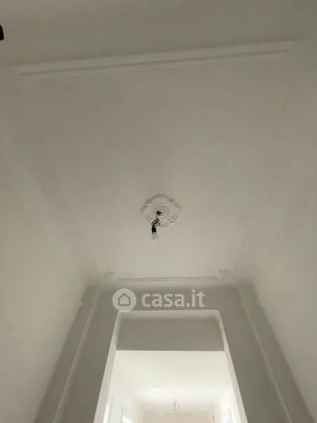 Entrée - Fully Renovated Apartment with Balcony in Varese