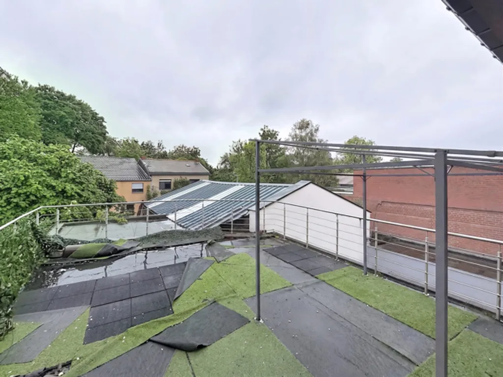Terrasse - Immeuble de Rapport Rénové avec 5 Unités à Louer