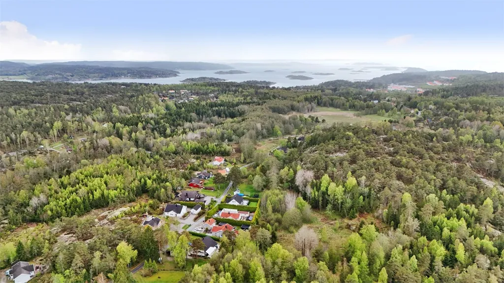 Villa with Garden on Lökholmen