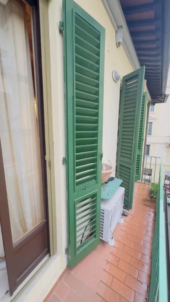 Balcony - Rustic Apartment with Balcony in Florence