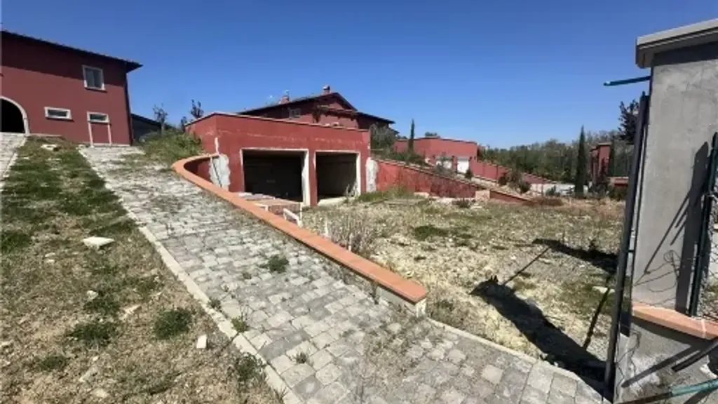 Aed - Rustic Property with Panoramic Views in Lastra a Signa