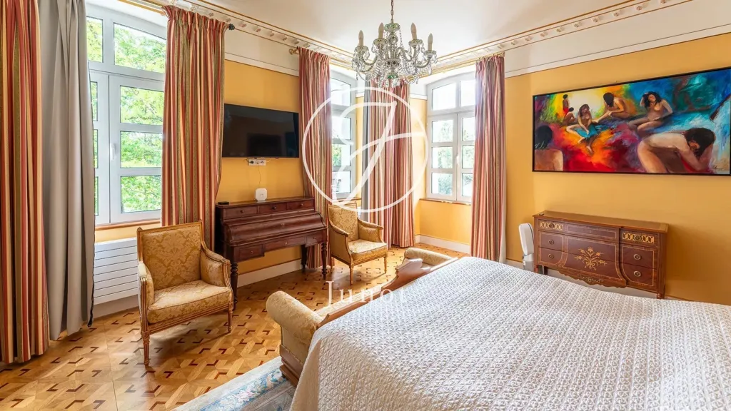 Magamistoad - Château with Pool and 16 Bedrooms in Poigny