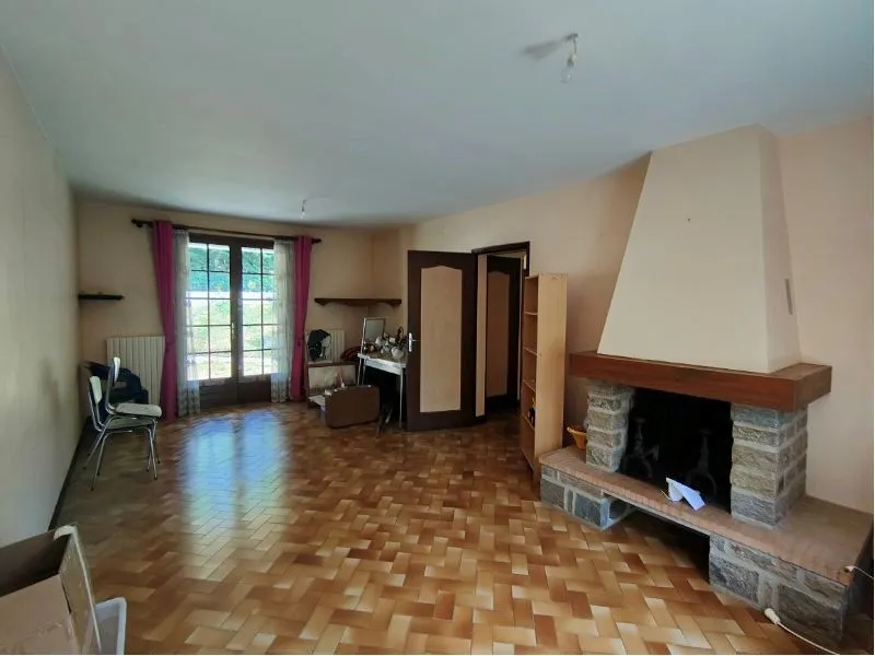 Séjour - Maison de Maçon avec Sous-sol et Jardin à Chancelade