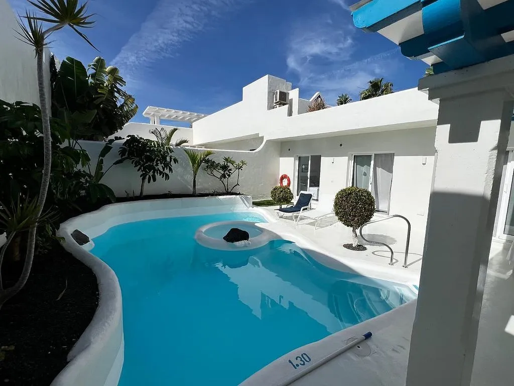 Pool - Semi-detached House with Pool in Bahiazul