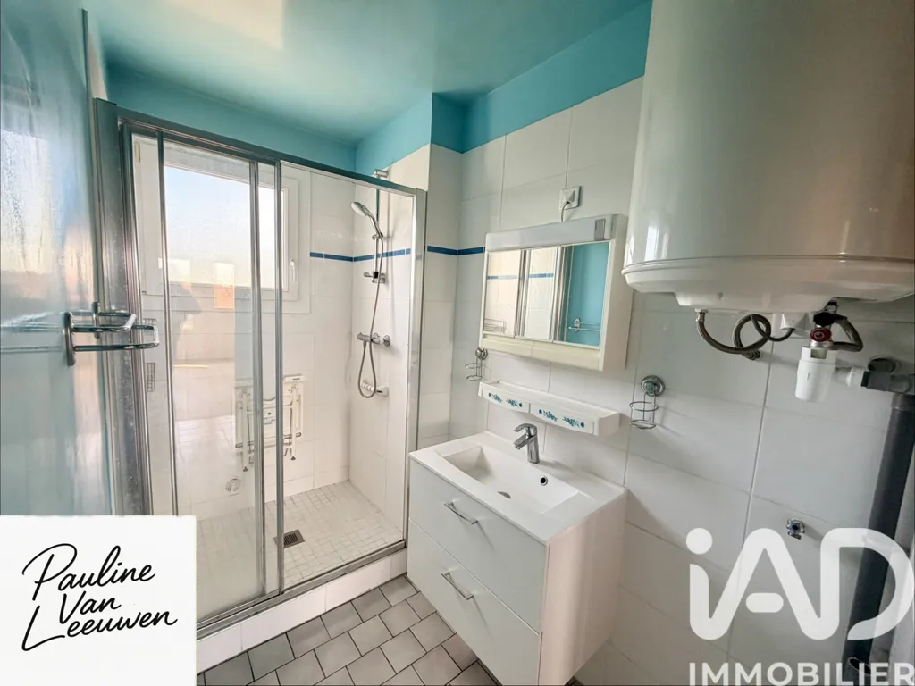 Salles de bain - Appartement avec Balcon et Vue Dégagée à Sainte-Savine