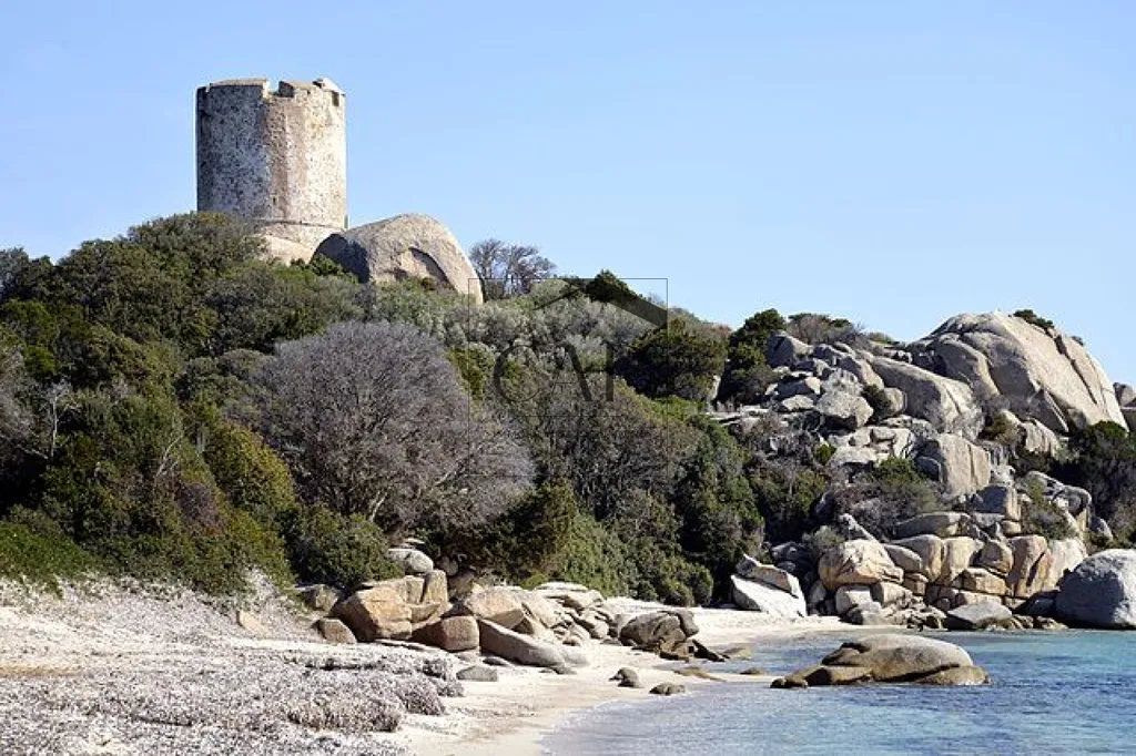 High-End T2 with Beach Access in Pianottoli-Caldarello