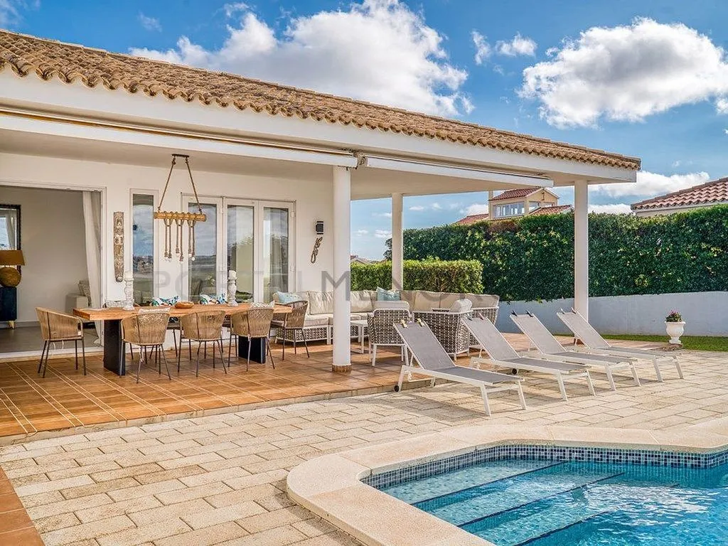 Piscine - Contemporary Villa with Sea View in Cala Llonga