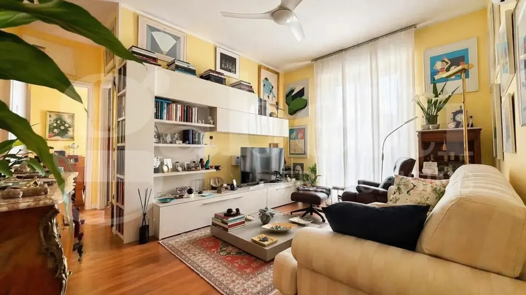 Living Room - Ristrutturato Bilocale with Balcony in Milan