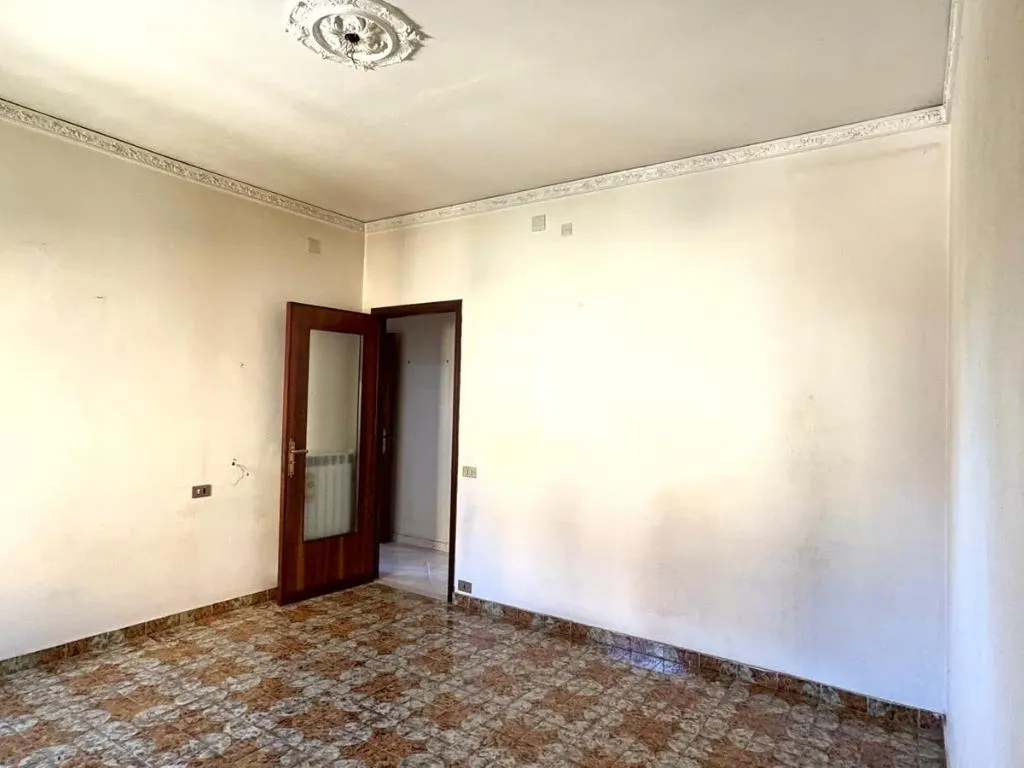 Pièces - 4-Room Apartment with Balcony in Palermo