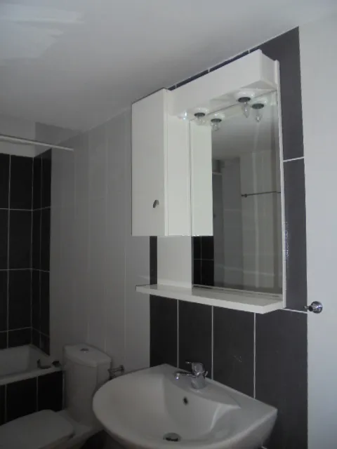 Salles de bain - City View Flat with Parking in Central Greece