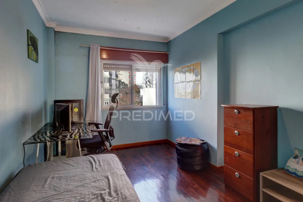 Magamistoad - T2 Apartment with Fireplace in Monte Abraão, Queluz