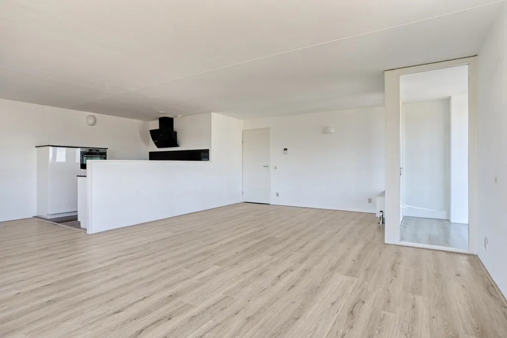Living Room - Luxury Apartment with Maas View in Rotterdam