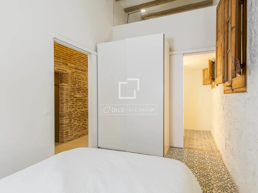 Chambres - Renovated Apartment with Mezzanine in Eixample, Barcelona