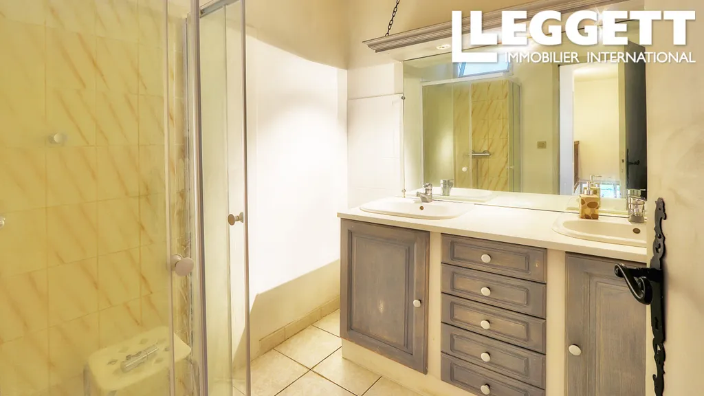 Salles de bain - Appartement avec Terrasse ensoleillée et Vue sur Luberon à Apt