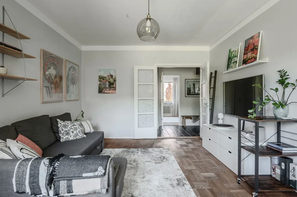 Soggiorno - Charming Through-Flat with South-West Balcony in Luthagen