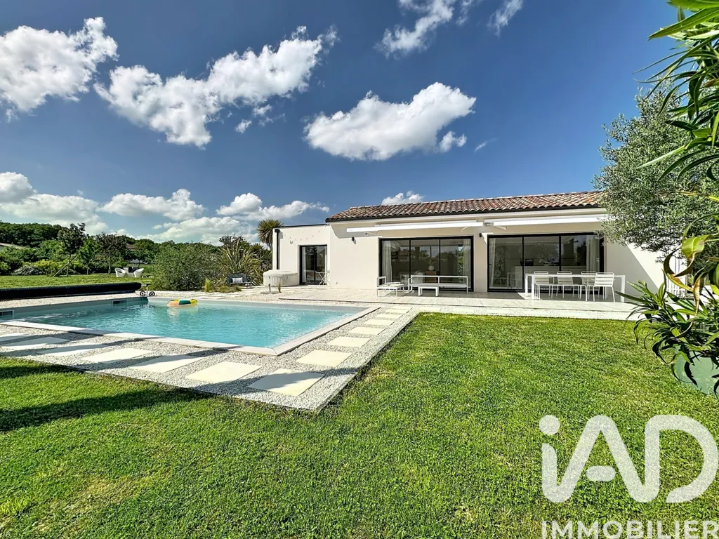 Bassein - Contemporary Villa with Pool in Aussonne