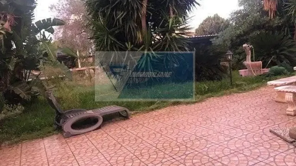 Jardin - Three-Level Villa with Garden in Melilli