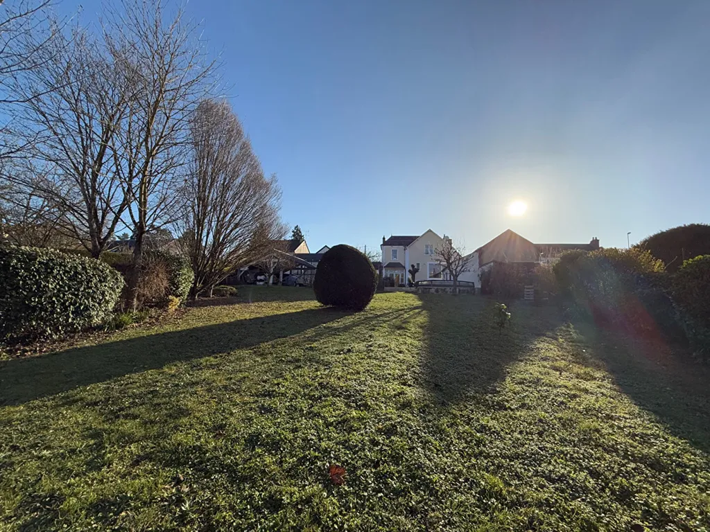 Jardin - Maison Ancienne Rénovée avec Piscine à Bourges