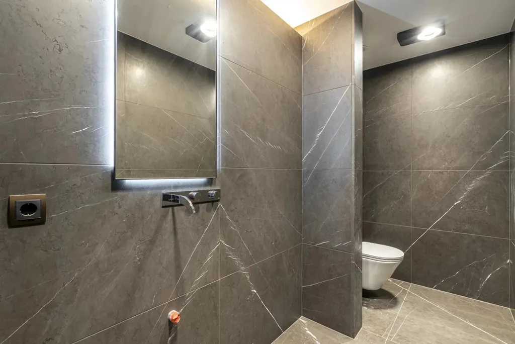 Salles de bain - Villa Luxueuse avec Piscine à Bereldange