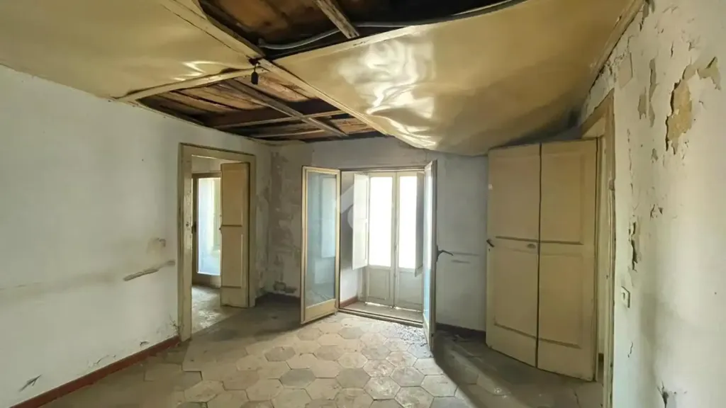 Pièces - Central 3-Bedroom Apartment in Cosenza