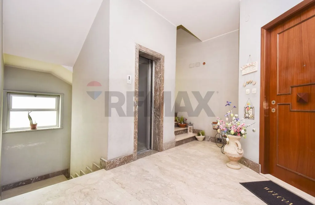 Esik - Modernised Apartment with Terrace in Giarre