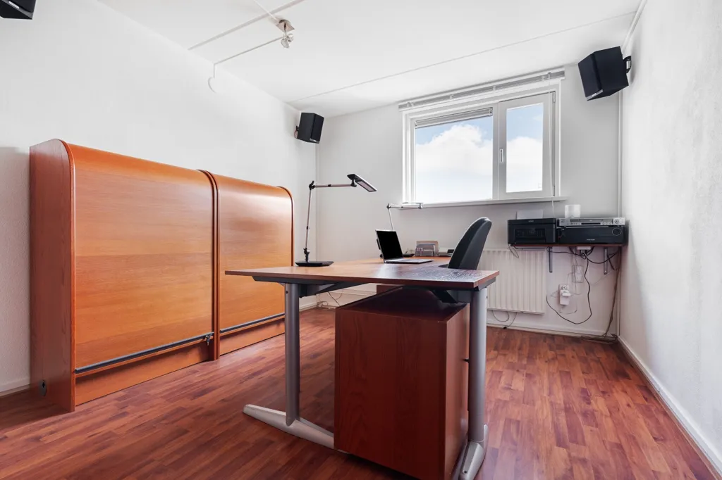 Bureau - Corner House with Garden in Westervoort