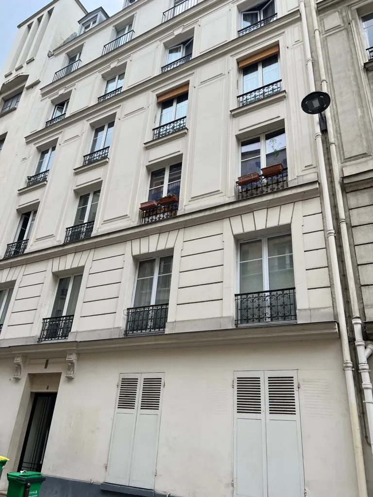 2-toaline korter asukohas Paris