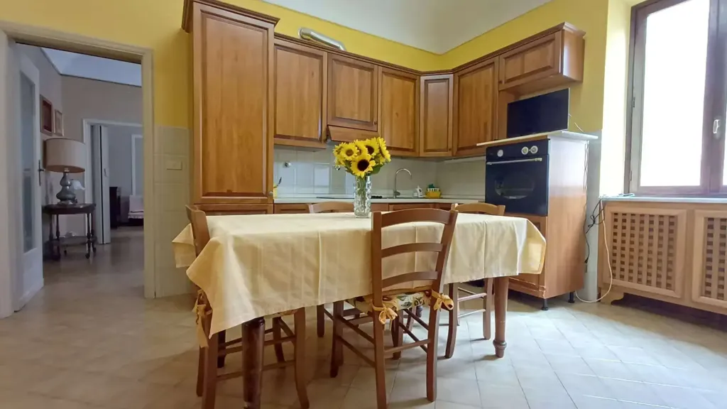 Salle à manger - 5-Bedroom Apartment with Balcony in Cirié