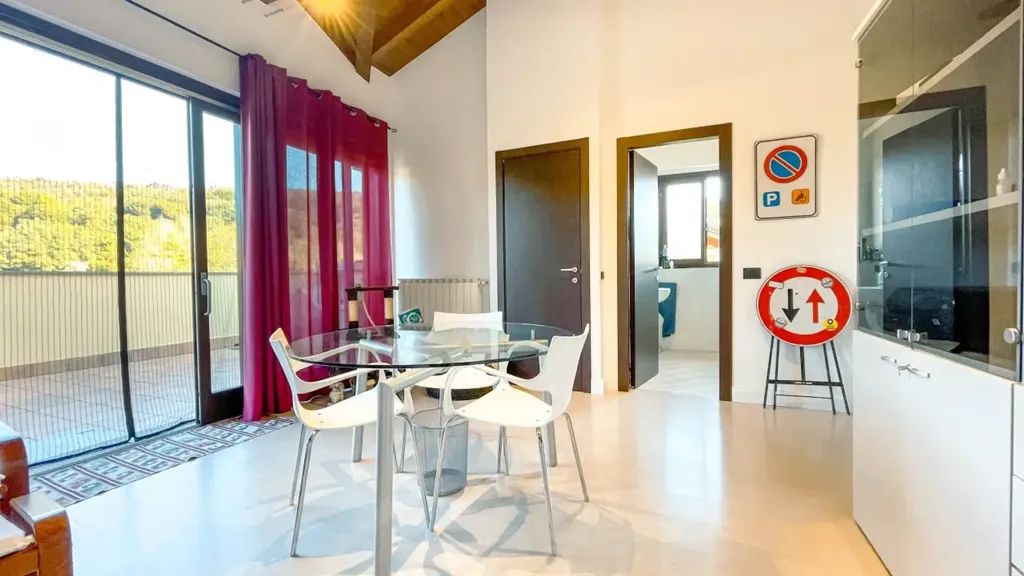 Salle à manger - Luxury Villa with Pool in Brovello-Carpugnino