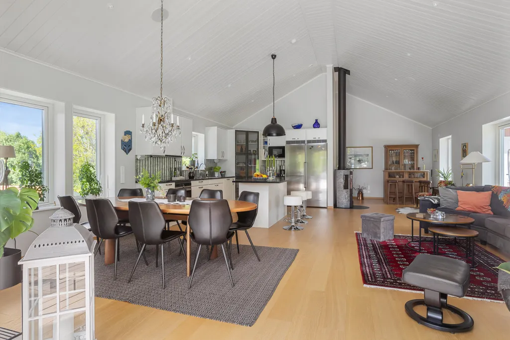 Sala da pranzo - Contemporary Villa with Pool in Läggesta