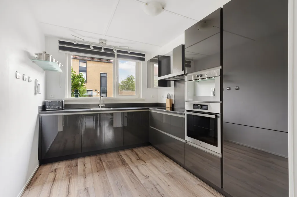 Cuisine - Corner House with Garden in Westervoort