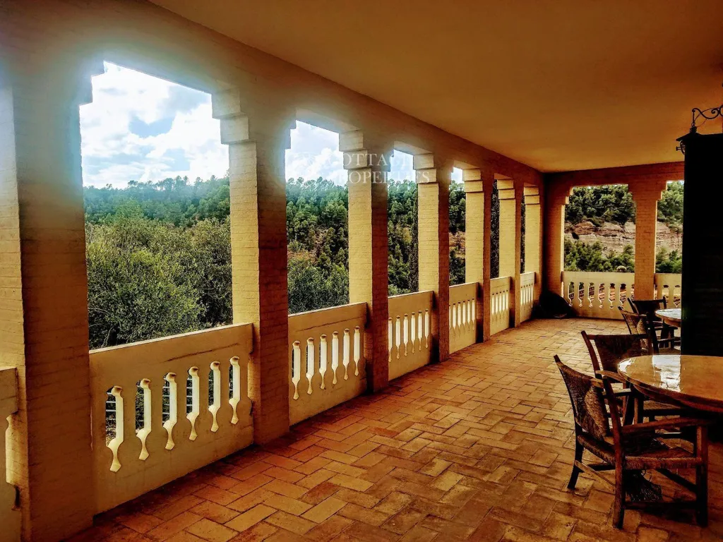 Terrasse - Masia with Modernist House in Avinyó