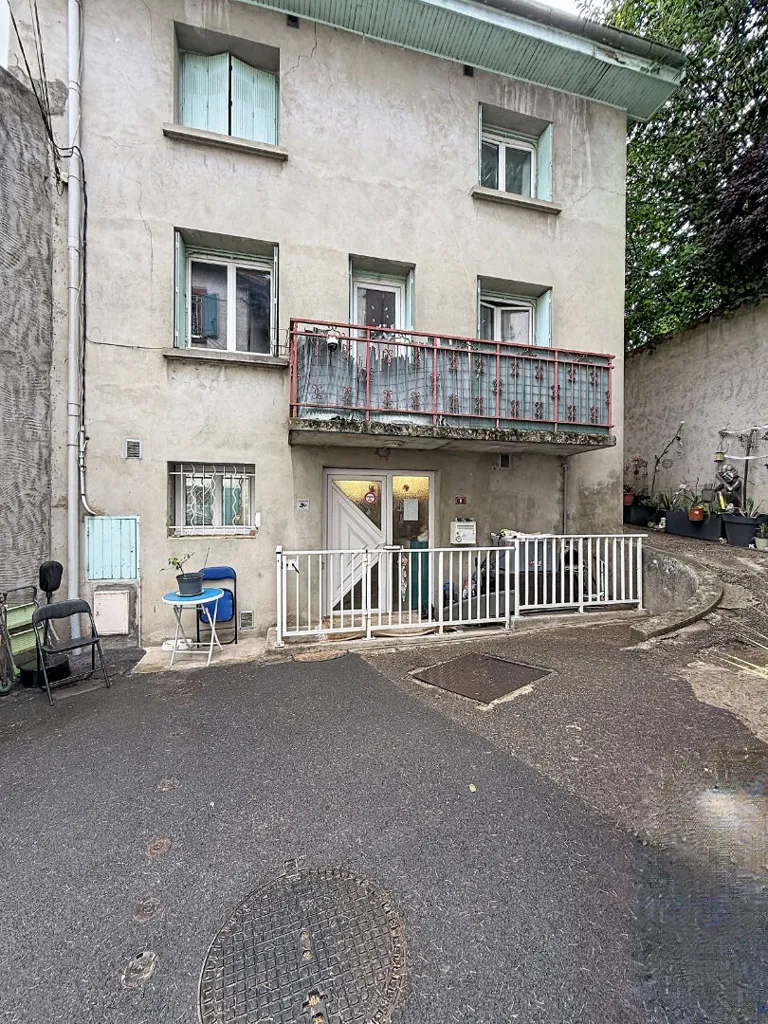 Välivaade - City House with Balcony in Chalamont