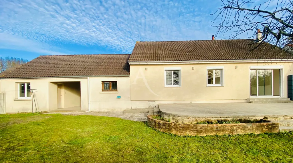 Välivaade - Single-Storey House with Garden in Checy