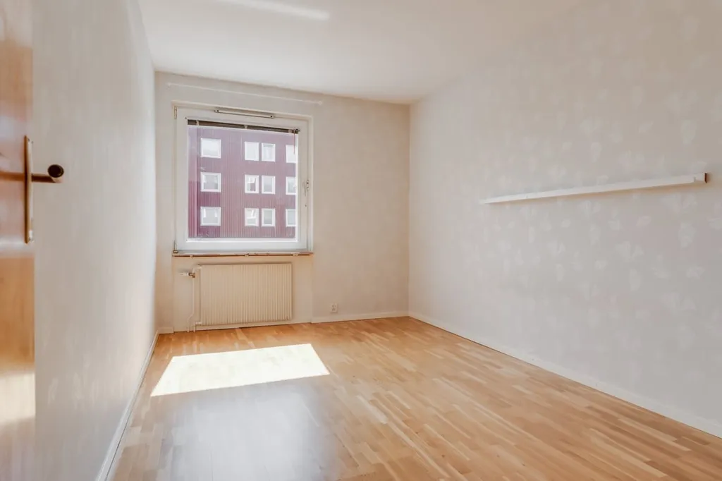 Stanze - Ground Floor Apartment with Balcony in Knalleland