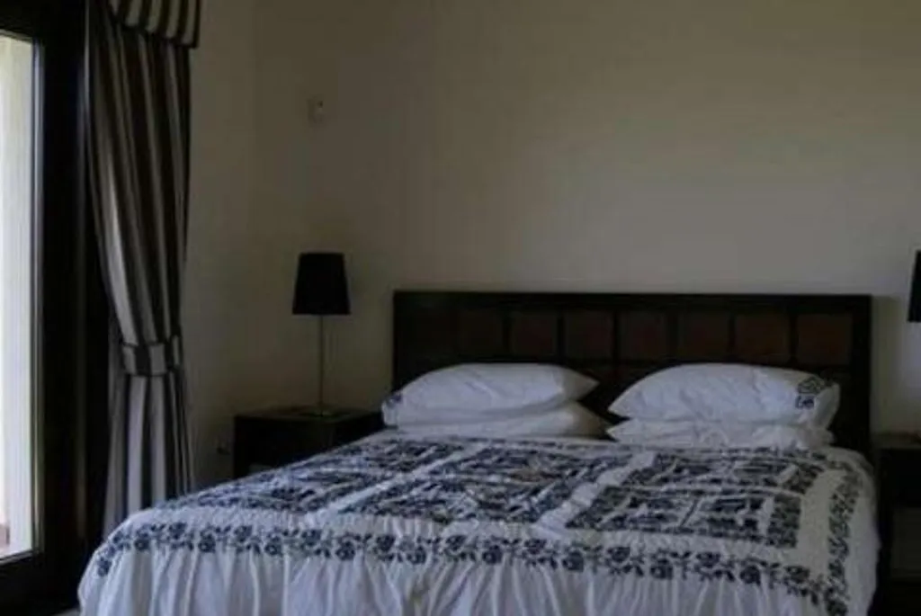 Magamistoad - South-Facing Villa with Infinity Pool in Marbella