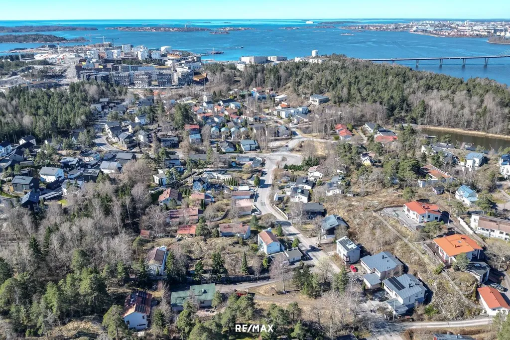 Vue aérienne - Plot for Sale with Sea View in Laajasalo