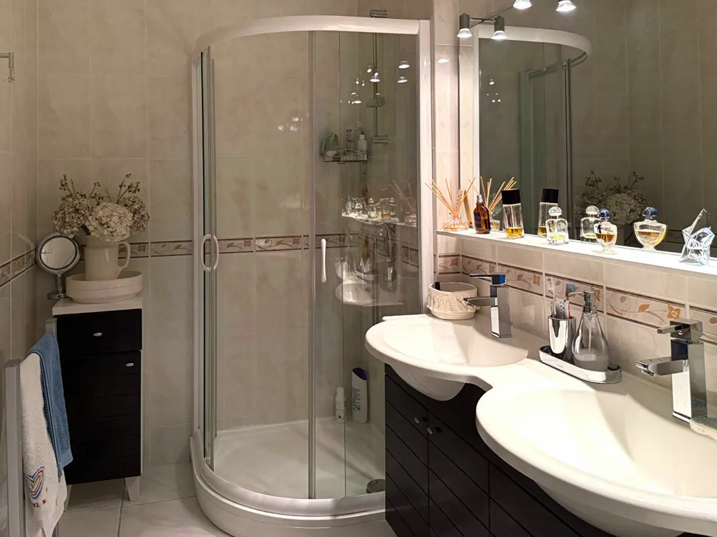 Bathrooms - Bright 3-Bed Apartment with Terraces in Soustons