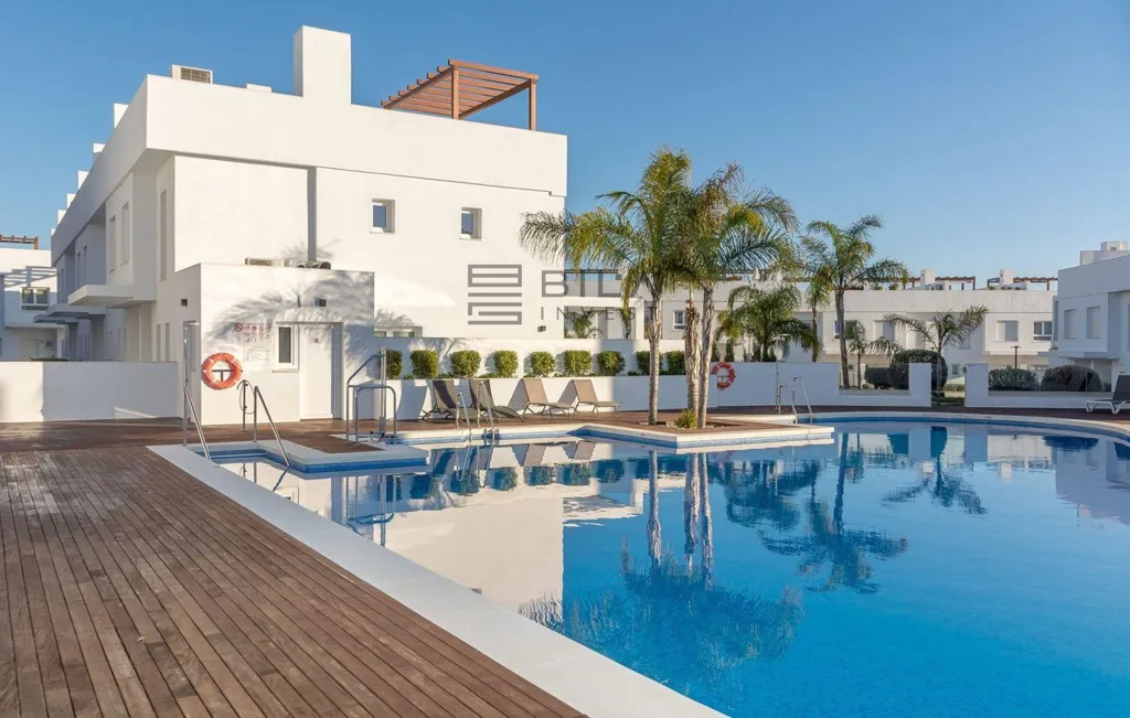 Bassein - Semi-Detached Chalet with Pool in Mijas