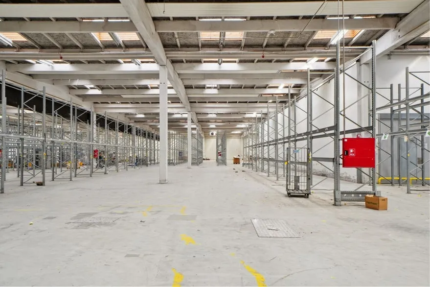 Pièces - Logistics Property with Office in Brøndby