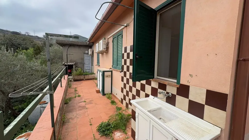 Rõdu - Independent House with Garden in Messina