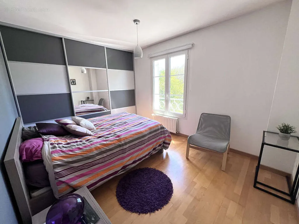 Chambres - Maison 7 pièces à Saint-Cyr-Sur-Menthon