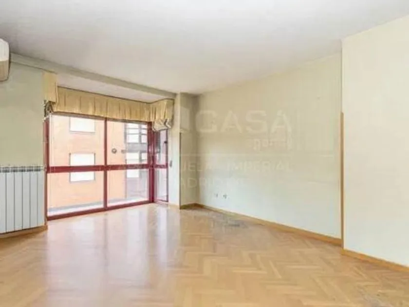 Elutuba - Corner Flat with Terraces in Imperial, Madrid
